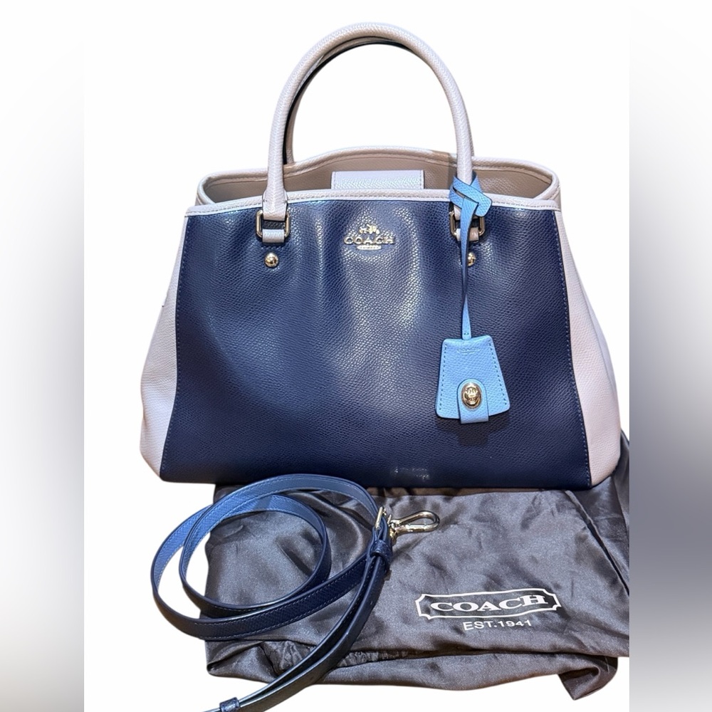 COACH Margot Carryall colorblock leather 2 way handbag  with dust bag 💙🩵🤍